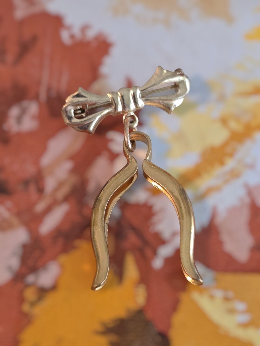🔥CLEAROUT ADD 3 FIRE LISTINGS FOR 50% OFF🔥Vintage | Gold-Tone Brooch